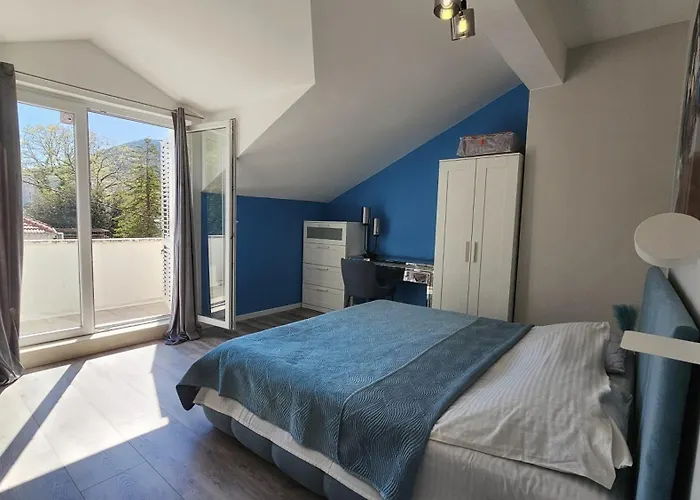 Adria Apartments And Rooms