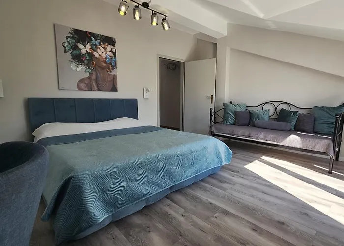 Adria Apartments And Rooms