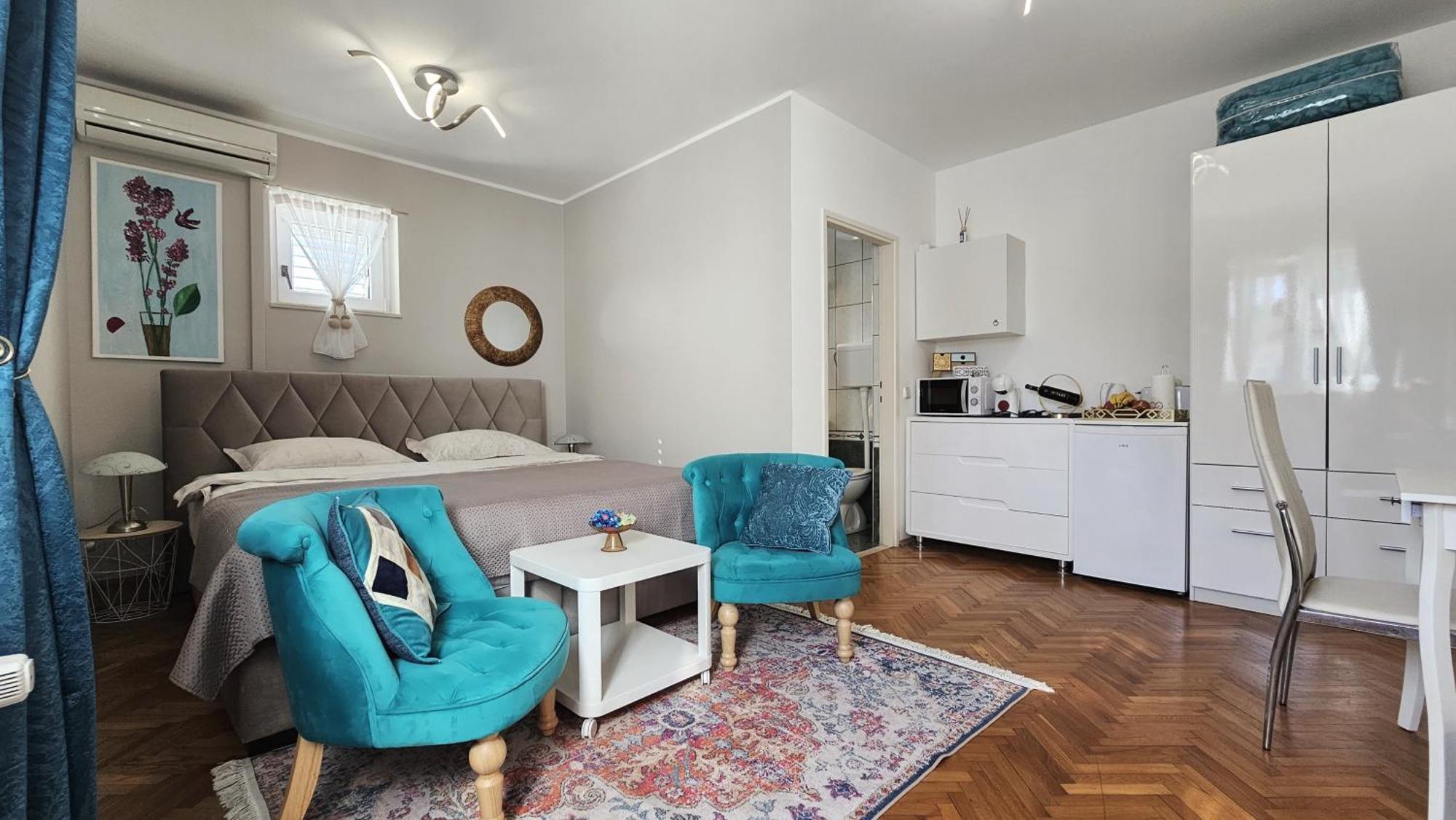 Adria And Apartment *